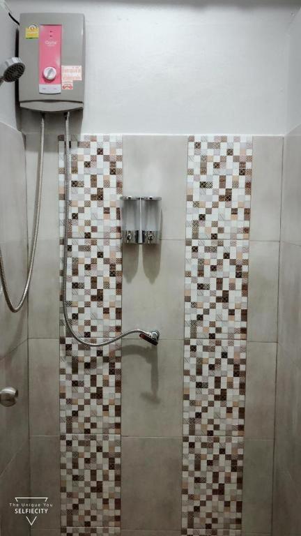 Ler Hostel 65 Чавенг Бийч Екстериор снимка