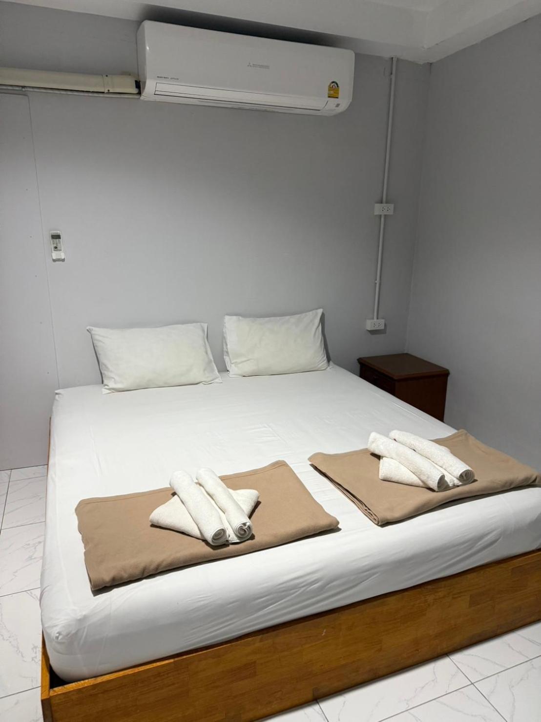 Ler Hostel 65 Чавенг Бийч Екстериор снимка