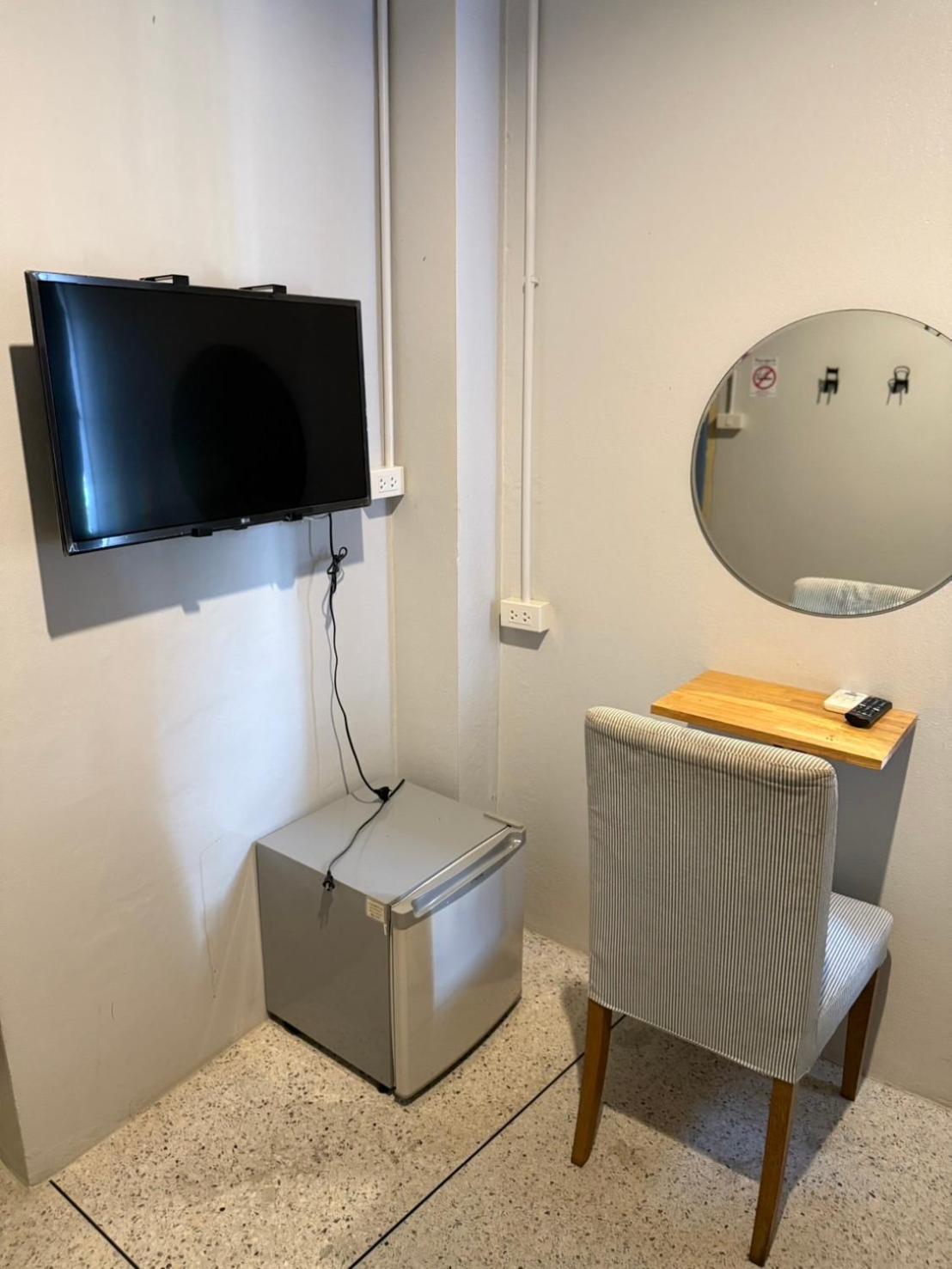 Ler Hostel 65 Чавенг Бийч Екстериор снимка